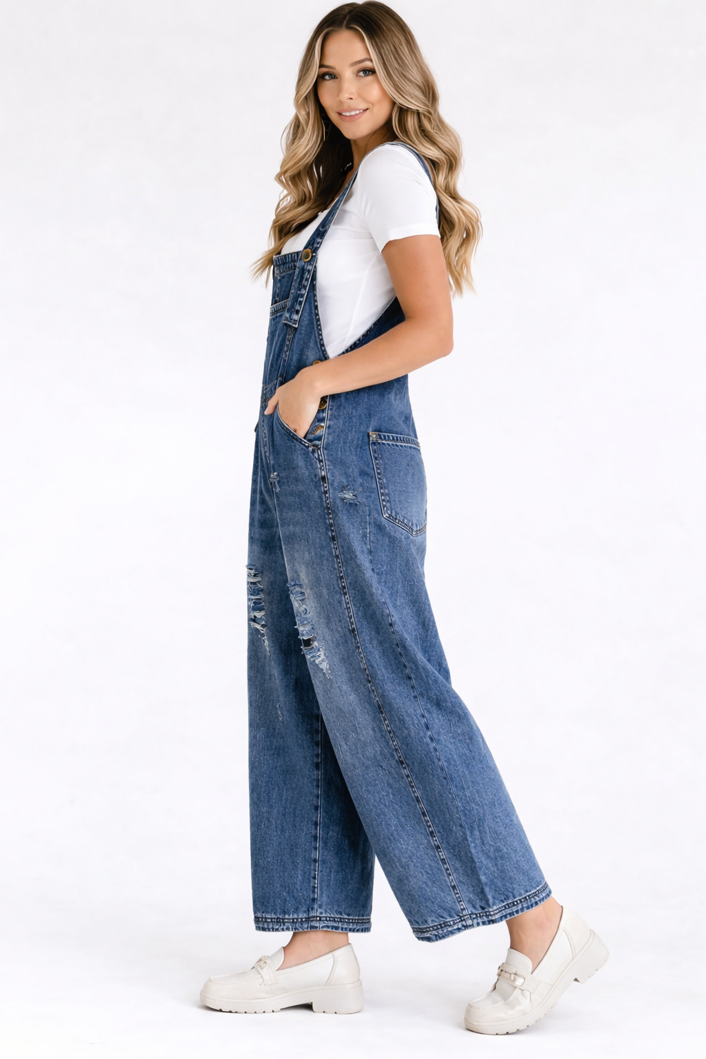 Carol - salopette donna a bretelle con foro oversize